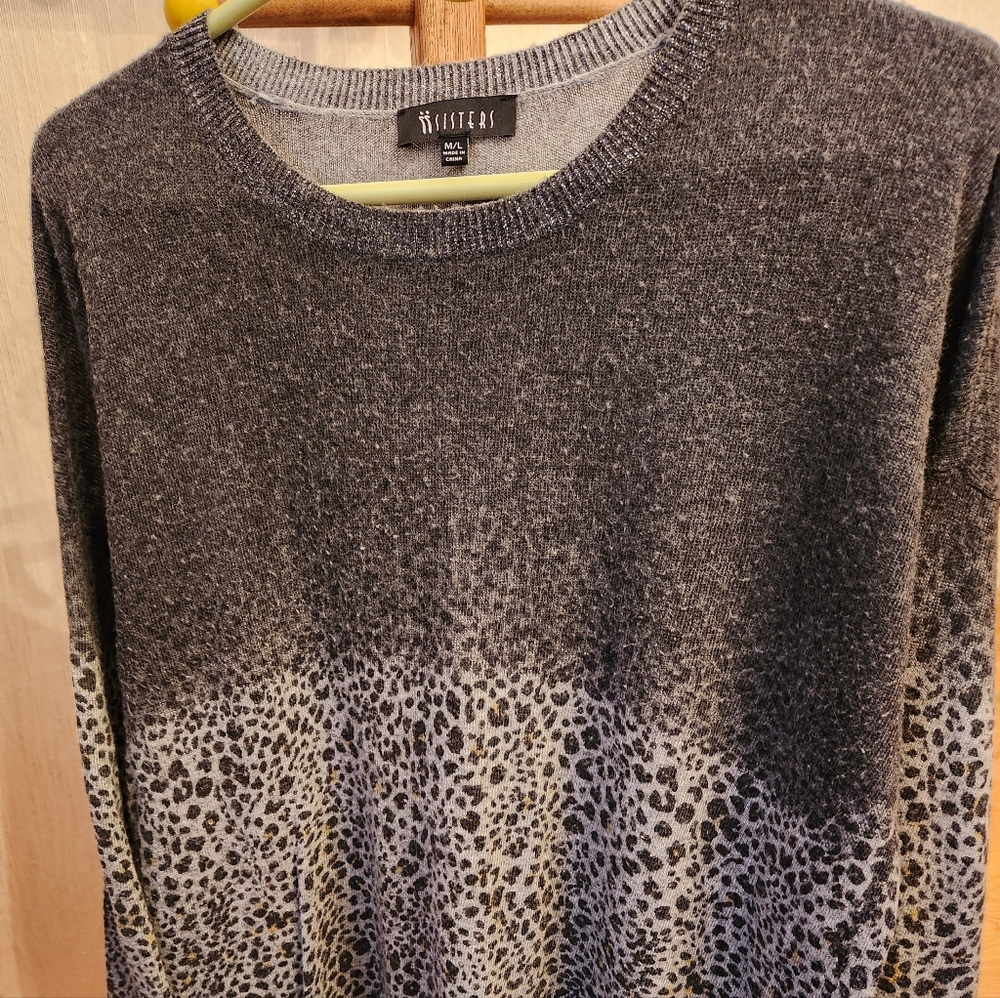 Sisters sweater, size M/L, grey leopard print